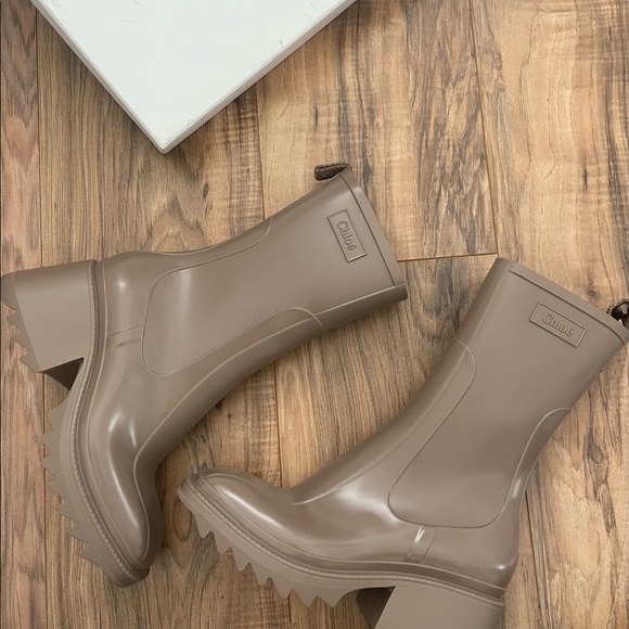 Chloe Betty Rainboots - Picture 9 of 9